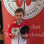 Noah bei der Siegerehrung des WTV Orange Cups 2017 in Ickern.