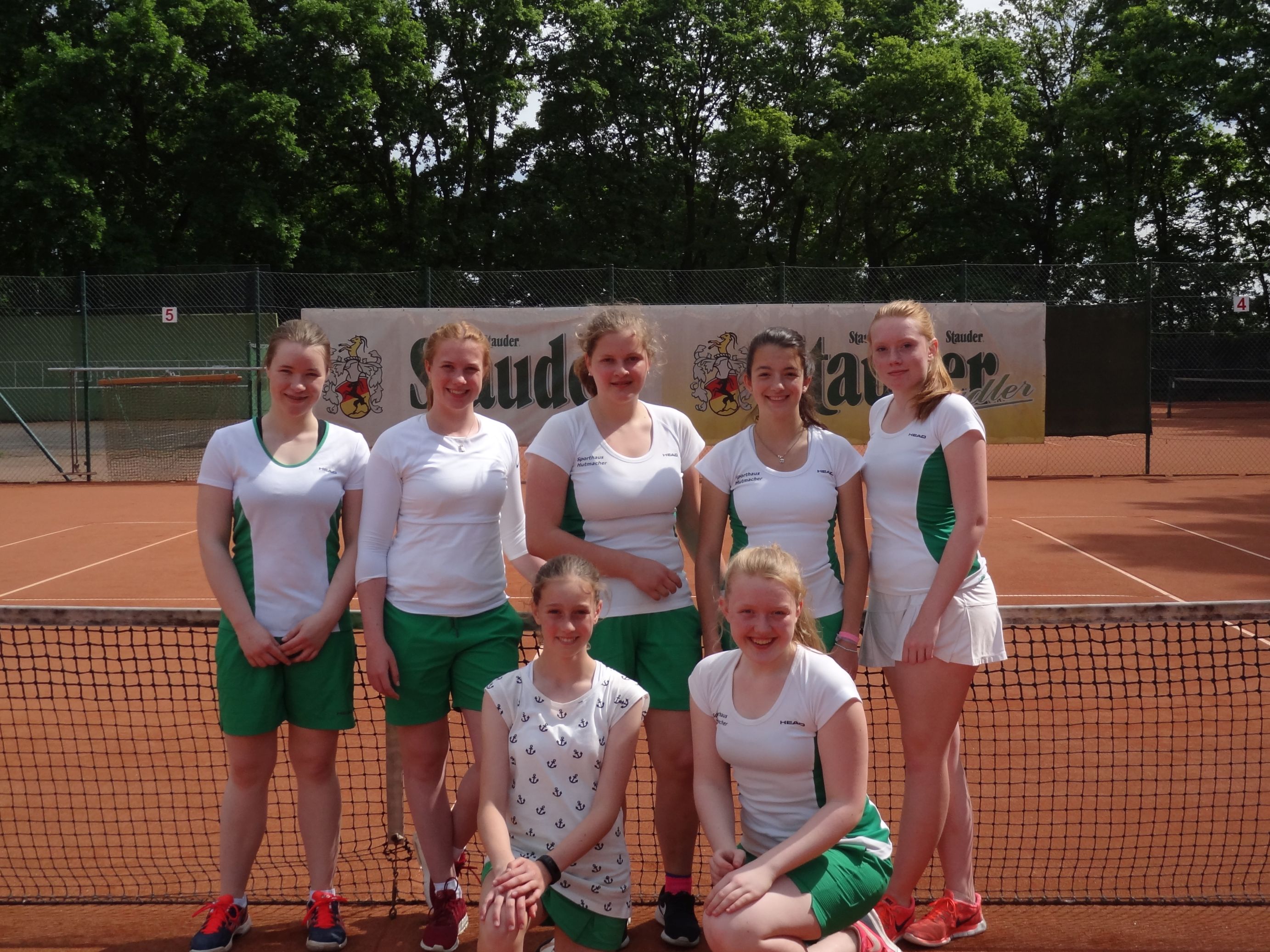 Damen trotz Niederlage noch an der Tabellenspitze bvh tennis